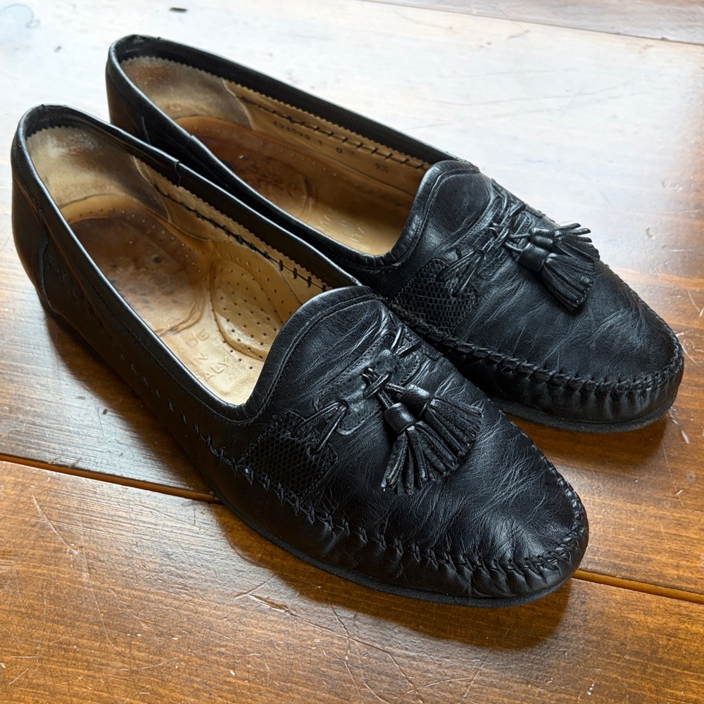 Santoni Mens 9.5 Black Leather Slip On Tassel Boat Leather Dress Shoes